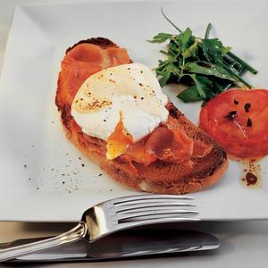 Tartine œufs pochés au chèvre frais